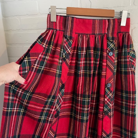 Vintage Red Royal Stewart Tartan Button down Pockets Grungy Academia Sz 7 - Picture 4 of 14